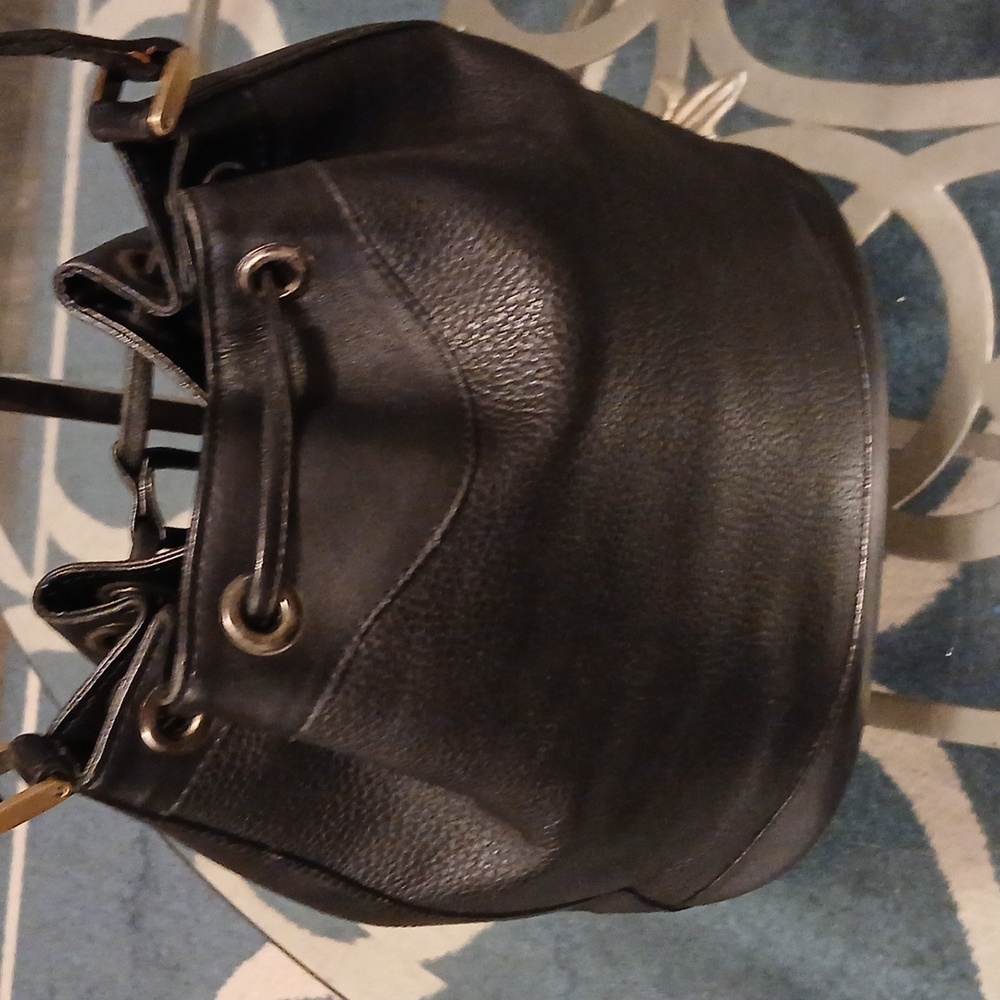 Burberrys Vintage Leather Bucket crossbody with Tassels & dust bag Black EUC - Picture 4 of 8